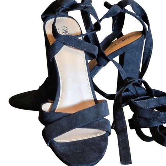 Black Faux Suede Wrap Around Strap Heel sz 8 - Picture 4 of 7